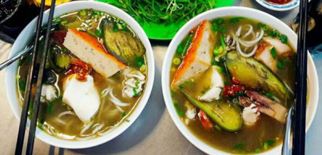 top 10 famous dishes addresses in saigon