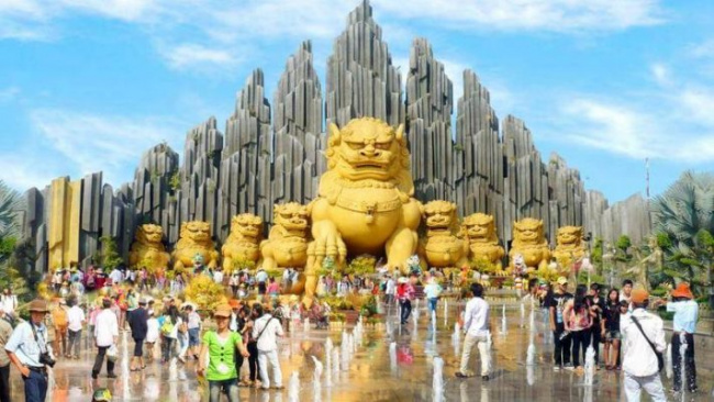 top 10 famous tourist destinations in ho chi minh city