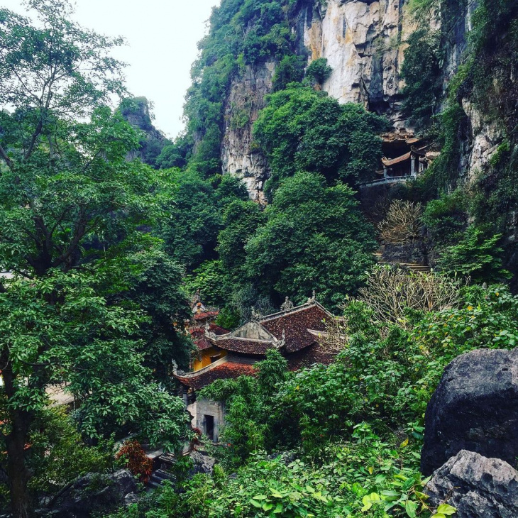 chùa bích động, tour ninh bình, vườn chim thung nham, chùa bích động – ngôi chùa hang cổ kính trong lòng di sản