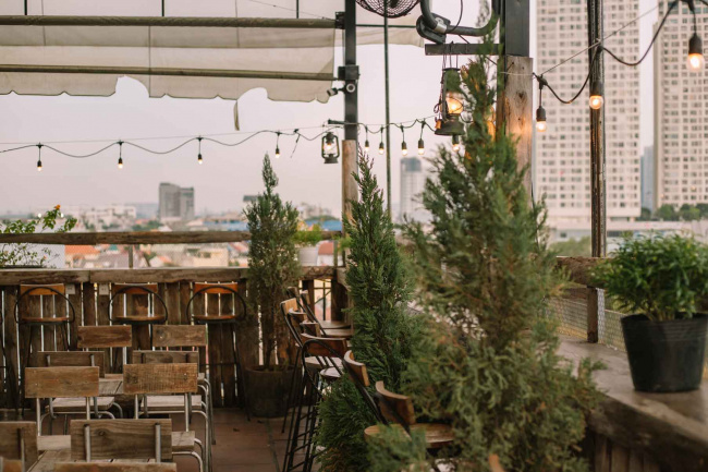 top 10 quán cafe rooftop chill nhất sài gòn