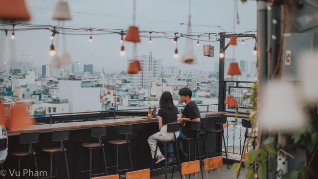 top 10 quán cafe rooftop chill nhất sài gòn