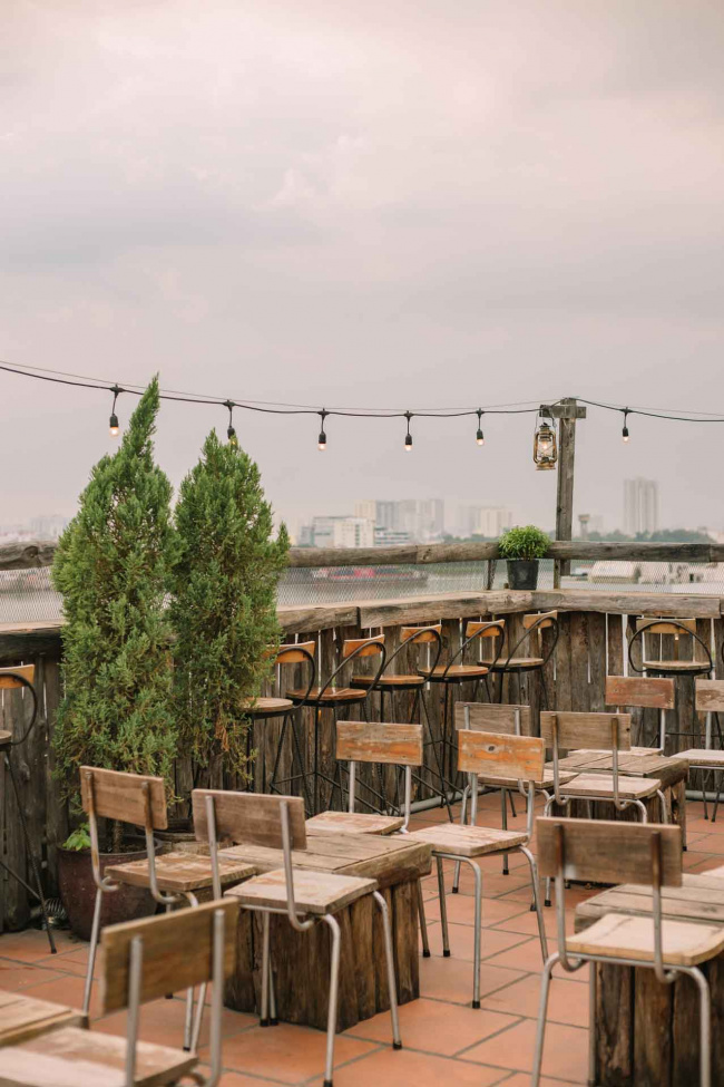 top 10 quán cafe rooftop chill nhất sài gòn