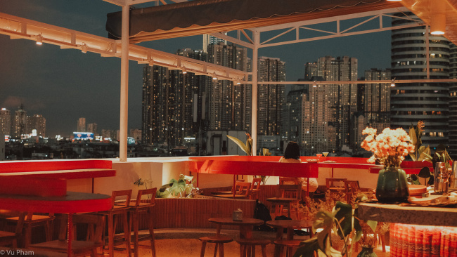 top 10 quán cafe rooftop chill nhất sài gòn