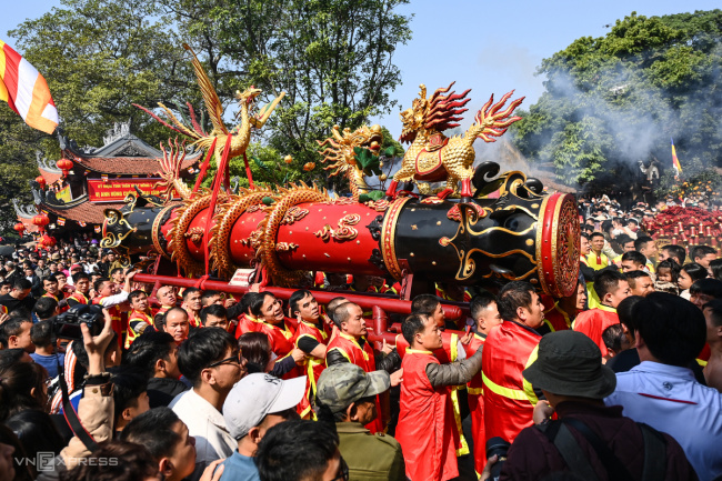 bac ninh, procession of firecrackers, vinlove.net, dong ky village giant firecracker festival