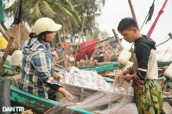 fish potato, fishermen, quang cu ward, sam son city, swimming in the sea, the begin of the year, vinlove.net, fishermen hunt fish and potatoes and earn millions on new year’s day