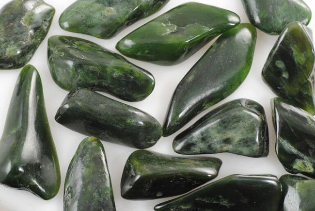10 loại đá phong thủy cho người mệnh mộc phúc lộc tràn đầy