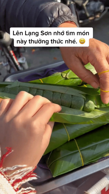 blood conditioning, cakes, full moon in july, netizens, specialties, tourists, traditional cakes, vinlove.net, lang son’s specialty green cake is loved by netizens because of its strange name