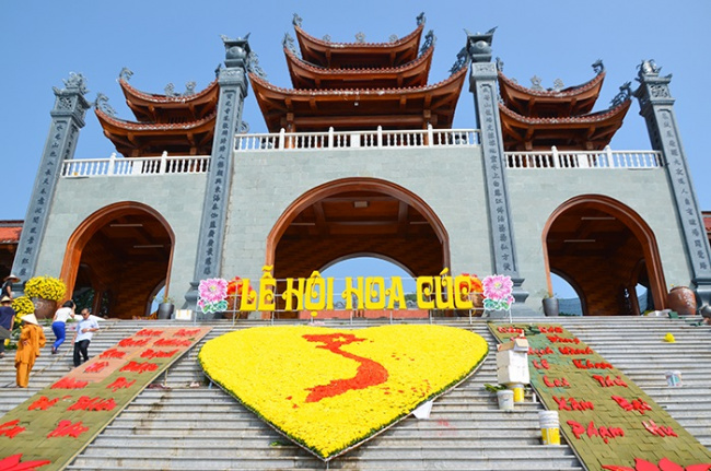 giá vé du lịch tham quan chùa ba vàng quảng ninh 2023