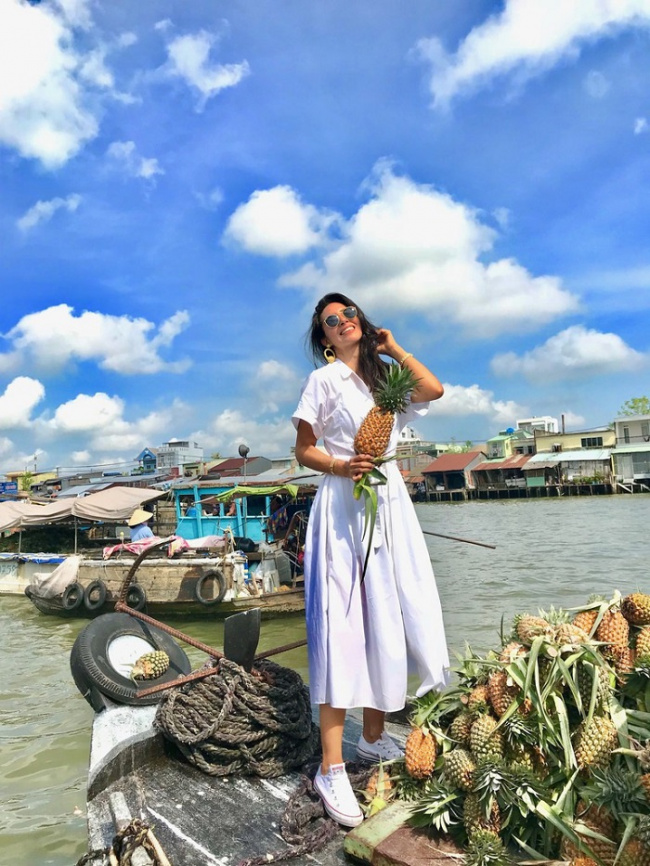 experience travel, foreign tourists, ha long bay, seaplane, visit vietnam, unique travel experiences in vietnam make many foreign tourists fall in love