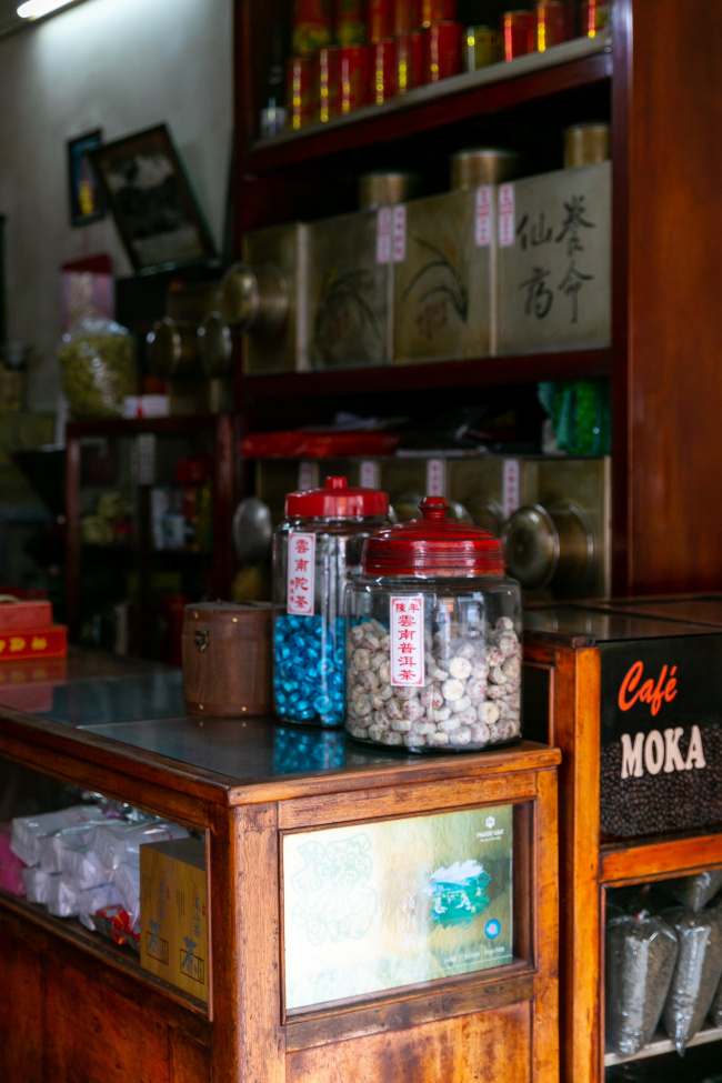 affordable, family tradition, guangdong province, production process, rural development, special, a 70-year-old tea shop in ho chi minh city has passed on “cross-border” with the recipe of two precious teas, sometimes up to 350 million vnd/kg.