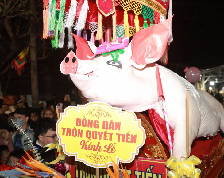 lễ hội rước lợn, nhà đẹp, rộn ràng lễ hội rước lợn ở la phù
