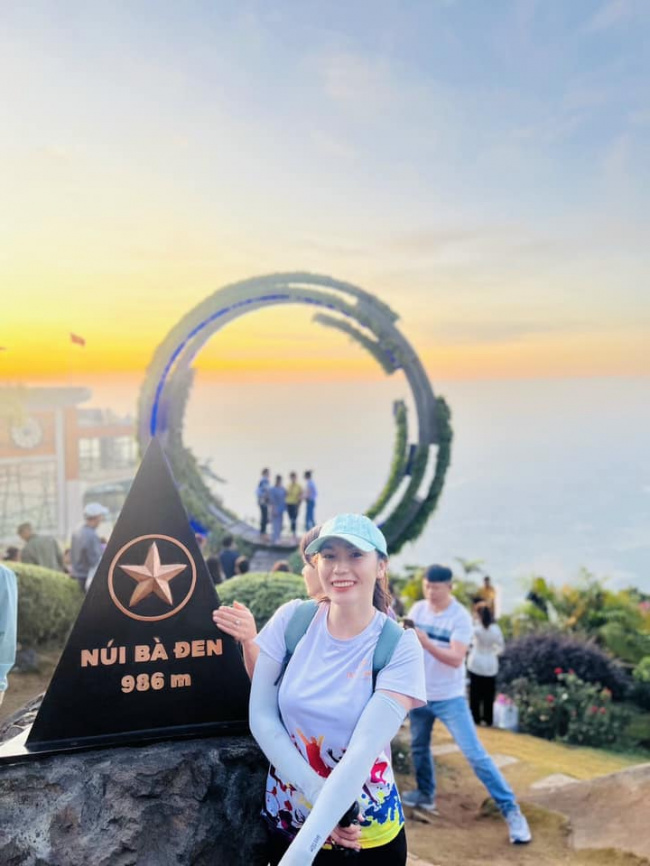 ba den mountain, climbing point, health improvement, health training, office people, sea level, toned body, the extremely attractive climbing spots are located “close to the wall” in ho chi minh city for anyone to try