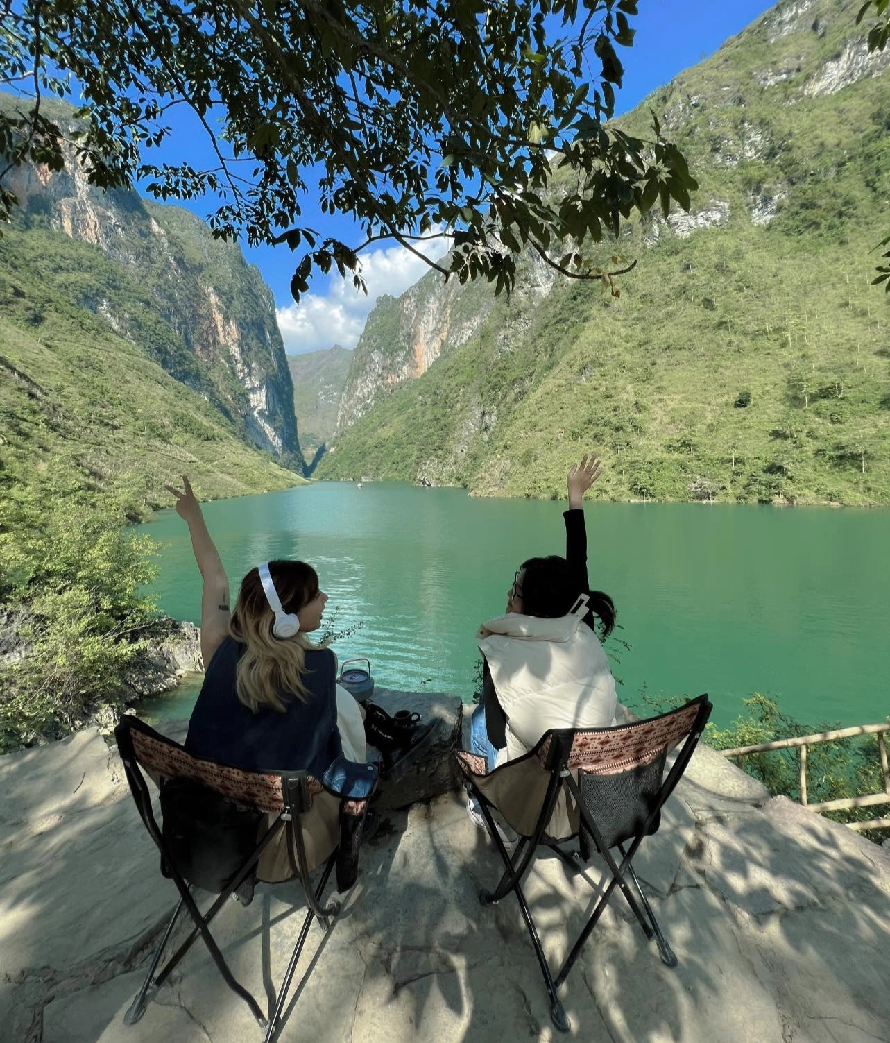 Cắm trại và tận hưởng thiên nhiên hùng vĩ ở sông Nho Quế