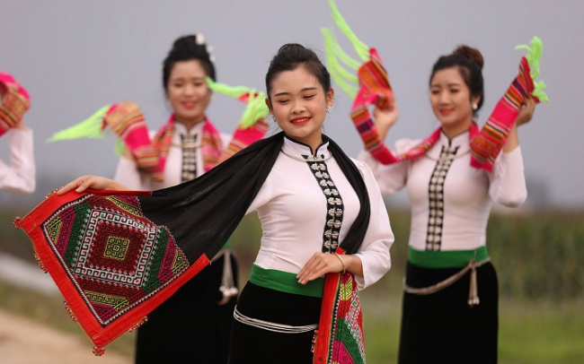 long tong festival, pilgrimage sites at the beginning of the year, vietnamese festival, discover the new year’s festivals in vietnam across the three regions 