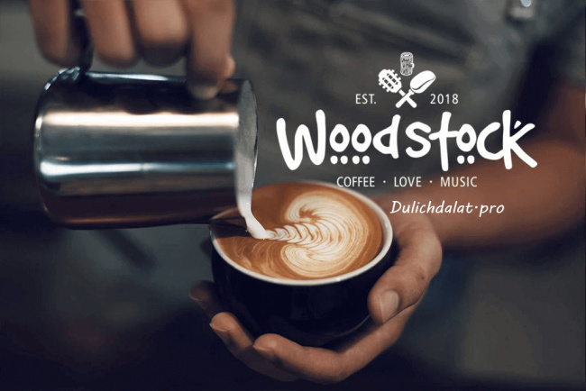 woodstock coffee đà lạt hoài niệm với phong cách cổ điển phủ đầy gỗ