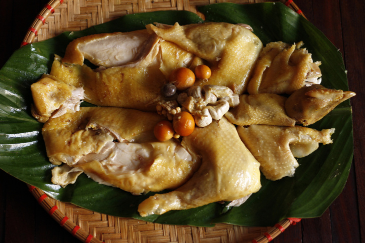ẩm thực, cách luộc gà vàng ươm không bị rách da và lọc gà đơn giản dễ làm