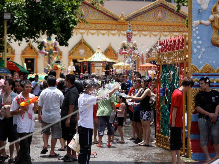 Bỏ túi danh sách các địa điểm diễn ra lễ hội Songkran Thái Lan 2023, Khám Phá