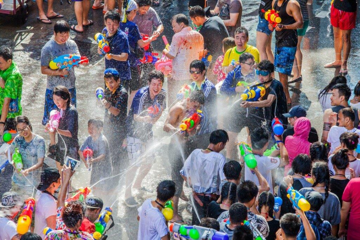 Trọn bộ thông tin lễ hội té nước Songkran Thái Lan 2023 và những lưu ý cần biết, Khám Phá