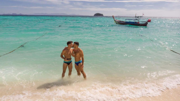 Du lịch Thái Lan 4N3Đ trải nghiệm té nước Songkran cùng team LGBT, Khám Phá