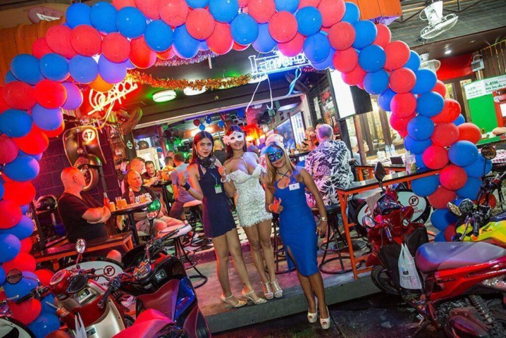 Đời sống đêm ở Pattaya - Cẩm nang du lịch từ A tới Z cho người mới, Khám Phá