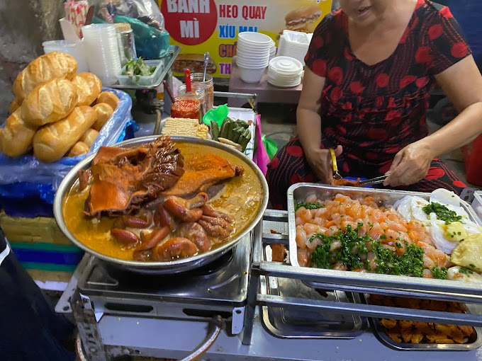 Suối tiên, khu ẩm thực đường phố Sài Gòn chiều lòng mọi người 