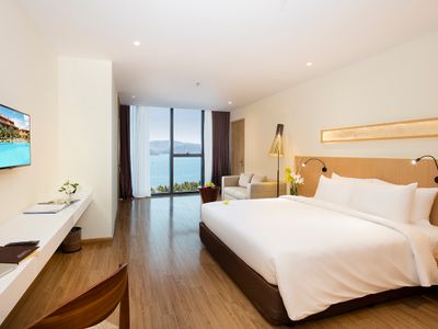 homestay, top 8 khách sạn nha trang đường trần phú xịn sò nhất