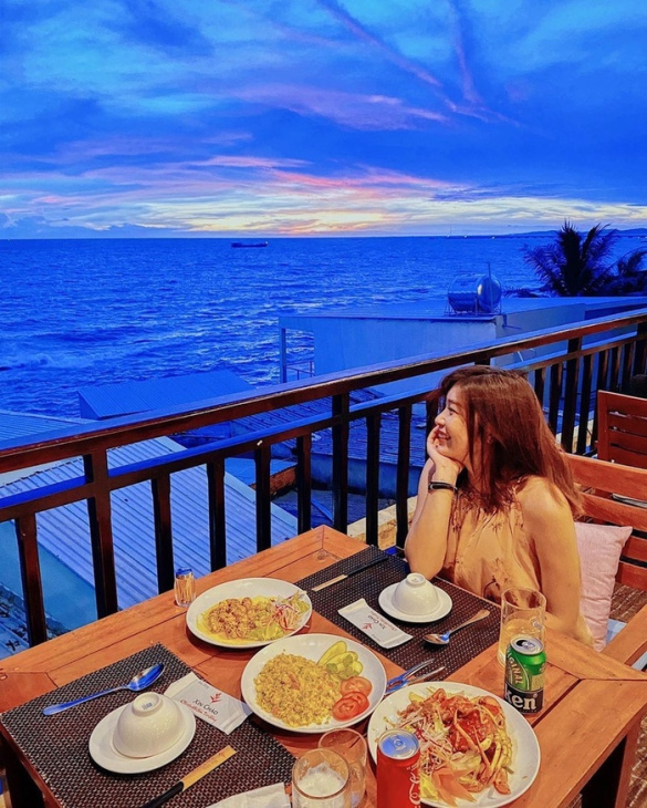 Đắm mình trong khung cảnh thơ mộng của đại dương và trải nghiệm khám phá ẩm thực ấn tượng tại 5 nhà hàng view biển tại Phú Quốc