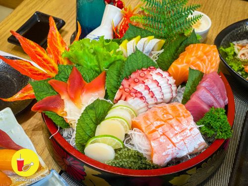 Lạc vào mê cung của những con hẻm và con phố yên tĩnh chỉ để tìm sushi tươi - giá rẻ