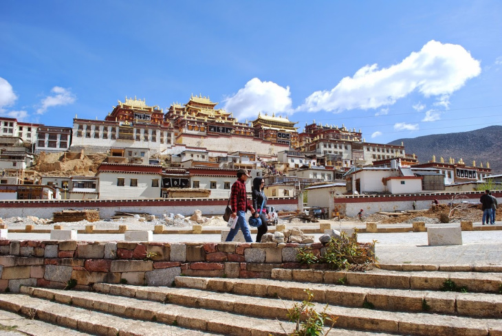 phố cổ shangrila, tây tạng, tu viện songzalin, đỉnh kawagarbo, du lịch vân nam: khám phá “thung lũng bất tử shangri-la”