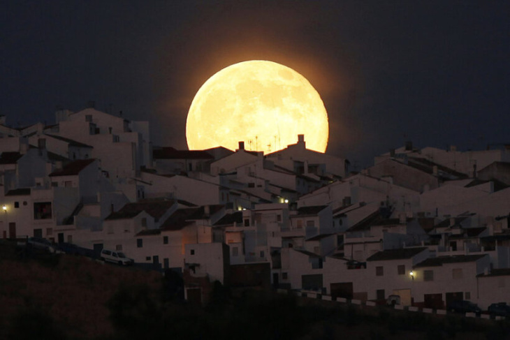 Khám phá và trải nghiệm hơn 77 hình ảnh mặt trăng huyền ảo đẹp và ấn tượng nhất để làm hình nền