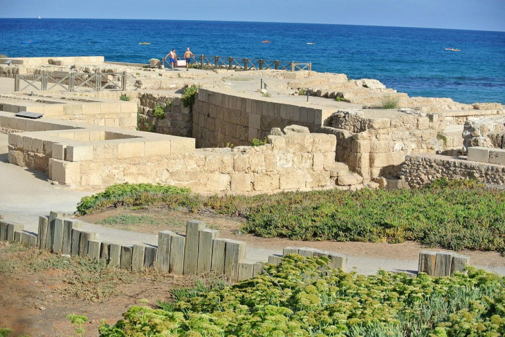 khám phá, khám phá tàn tích la mã caesarea cổ đại ở israel
