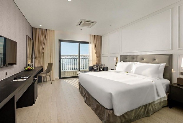 điểm đẹp, review golden bay đà nẵng – khách sạn “dát vàng” lộng lẫy, xa hoa