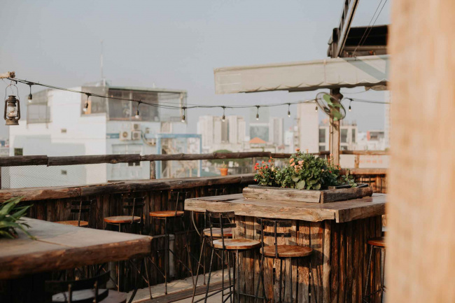 10 quán rooftop chill không cồn giúp bạn “bắt trọn” hoàng hôn sài gòn