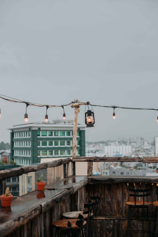 10 quán rooftop chill không cồn giúp bạn “bắt trọn” hoàng hôn sài gòn