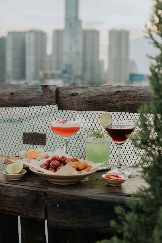 10 quán rooftop chill không cồn giúp bạn “bắt trọn” hoàng hôn sài gòn