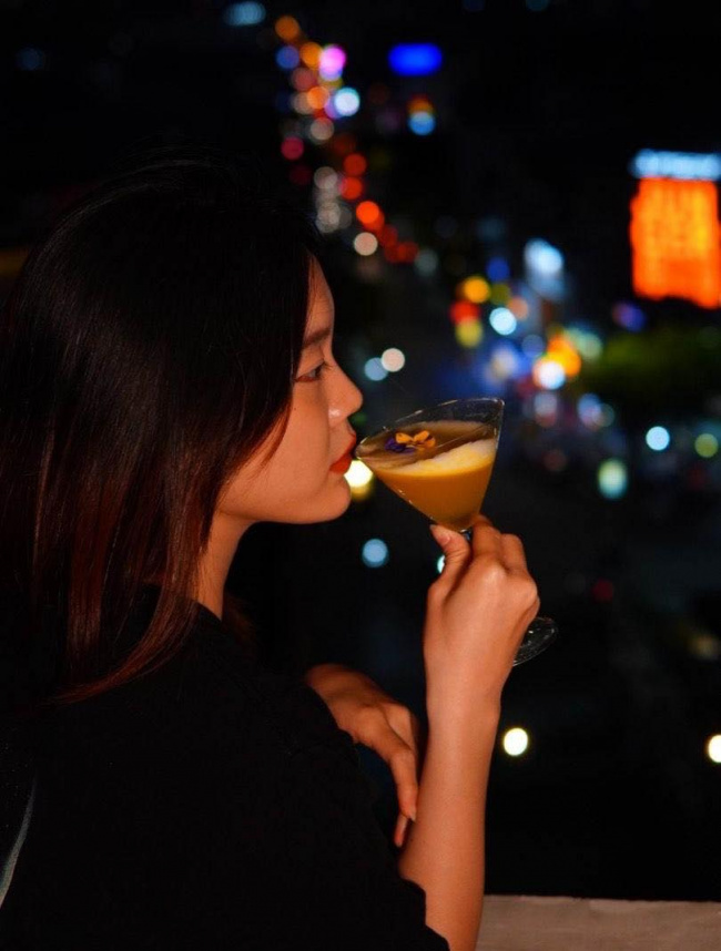 10 quán rooftop chill không cồn giúp bạn “bắt trọn” hoàng hôn sài gòn