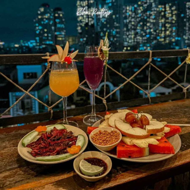 10 quán rooftop chill không cồn giúp bạn “bắt trọn” hoàng hôn sài gòn