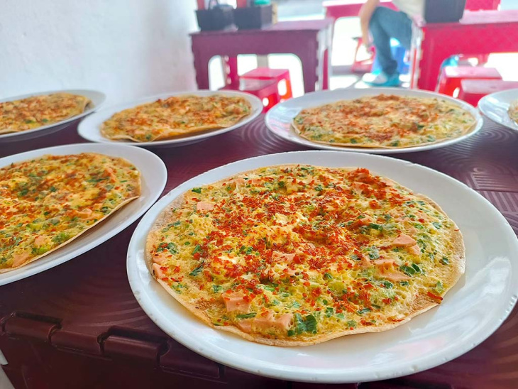 Lâm Đồng, 10 quán bánh tráng nướng Đà Lạt nổi tiếng xếp hàng ăn