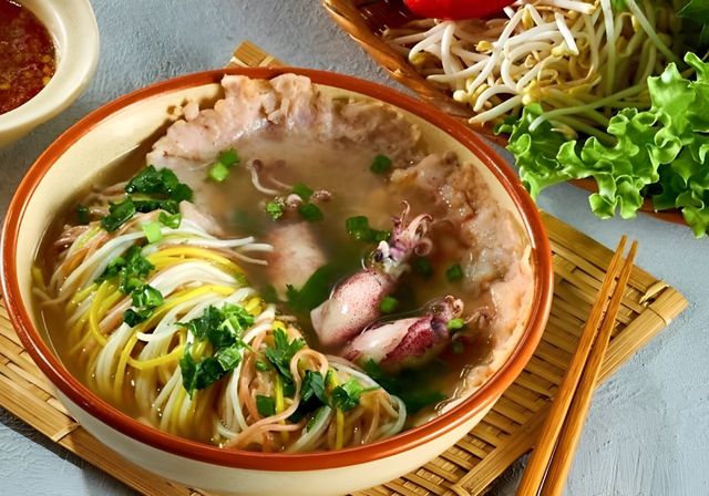 Ẩm thực Phú Quốc, bún nước lèo – món ăn nổi tiếng xứ đảo không thể quên