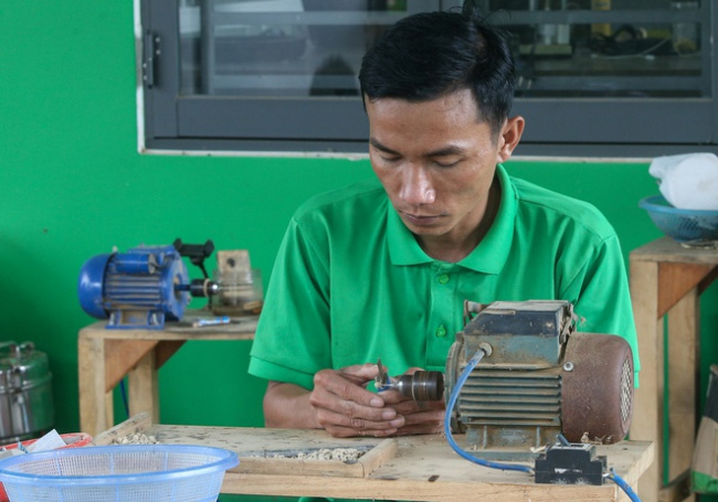car manufacturing, pay rent, rent, stable income, starting a business, quang nam: defaulted because of 3 failed startups, holding a debt of 200 million, the boy returned to his hometown to find “gold” in the tree and changed his life from there