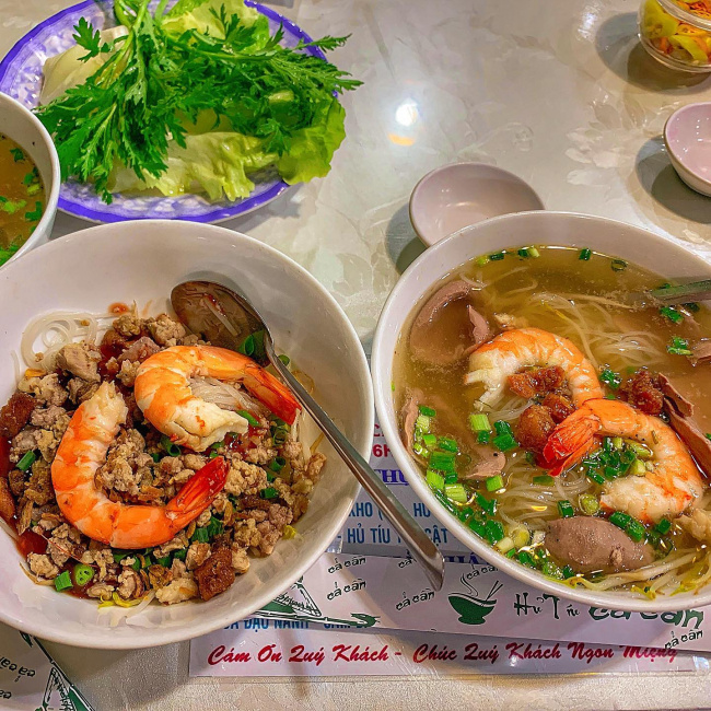 casual restaurant, celebrity, chinese style, ninh duong lan ngoc, social network, special flavor, the dinner places in ho chi minh city that celebrities often go to