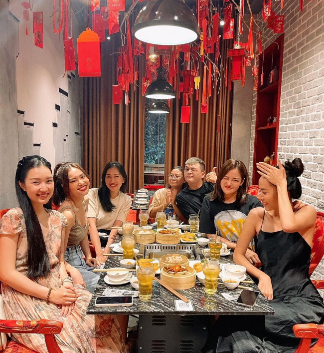 casual restaurant, celebrity, chinese style, ninh duong lan ngoc, social network, special flavor, the dinner places in ho chi minh city that celebrities often go to