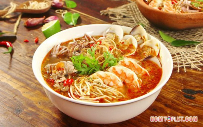 Top 10 quán bún hải sản ngon nhất Sài Gòn