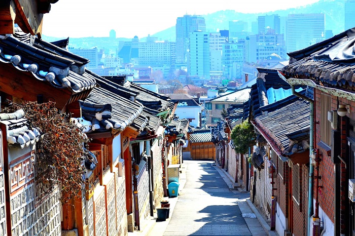 làng bukchon hanok - 'nốt lặng' giữa lòng thành phố seoul