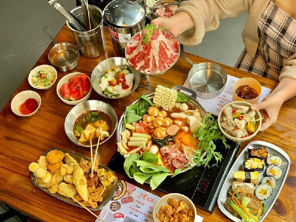 top 10, mì cay sasin, dookki, gogi house, king bbq buffet, joopii, papas' chicken, sườn nướng và bia, top 10 nhà hàng Hàn Quốc hấp dẫn nhất tại quận Phú Nhuận, TP.  Hồ Chí Minh