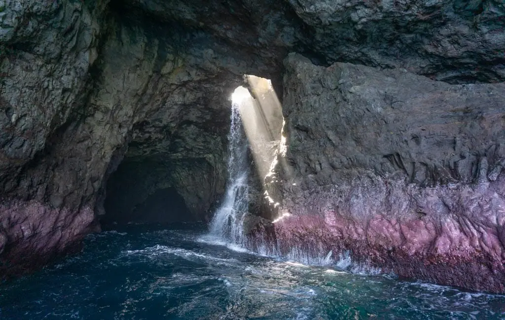 7 hang động biển đẹp nổi tiếng trên thế giới