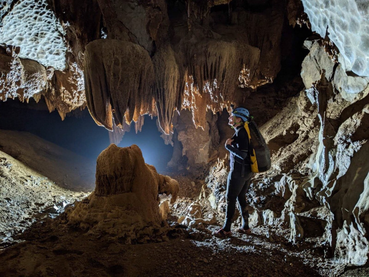 hệ thống hang động, quảng bình, tour quảng bình, phát hiện hang động nguyên sơ dài hơn 3,3km ở quảng bình