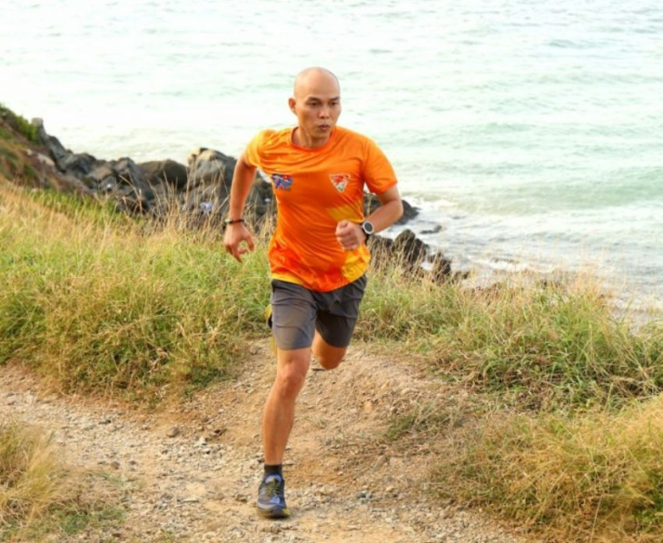 giải chạy marathon 2023, vnexpress marathon, hành trình tiến tới marathon, hoàn thành cự ly 42km sau 31 lần hóa xạ trị ung thư của runner vũng tàu