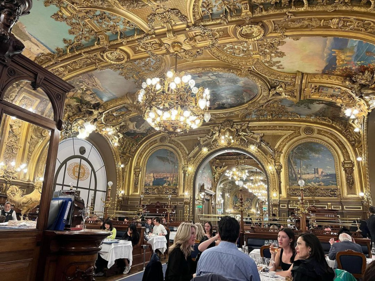 le train bleu, tour châu âu, nhà hàng le train bleu hơn 120 tuổi như cung điện ở paris