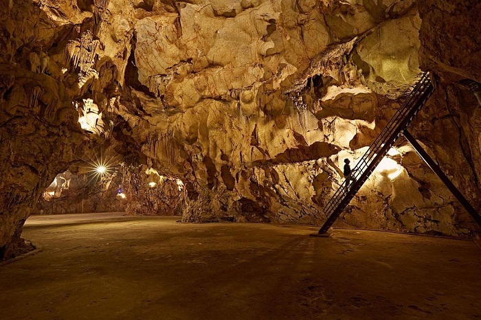hang mỏ luông mai châu, khám phá, trải nghiệm, chia sẻ kinh nghiệm du lịch hang mỏ luông mai châu chi tiết